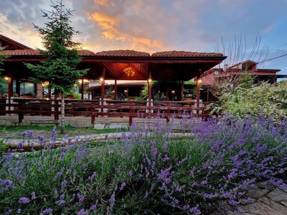 Guest Rooms Wild Duck Ezerets Εξωτερικό φωτογραφία