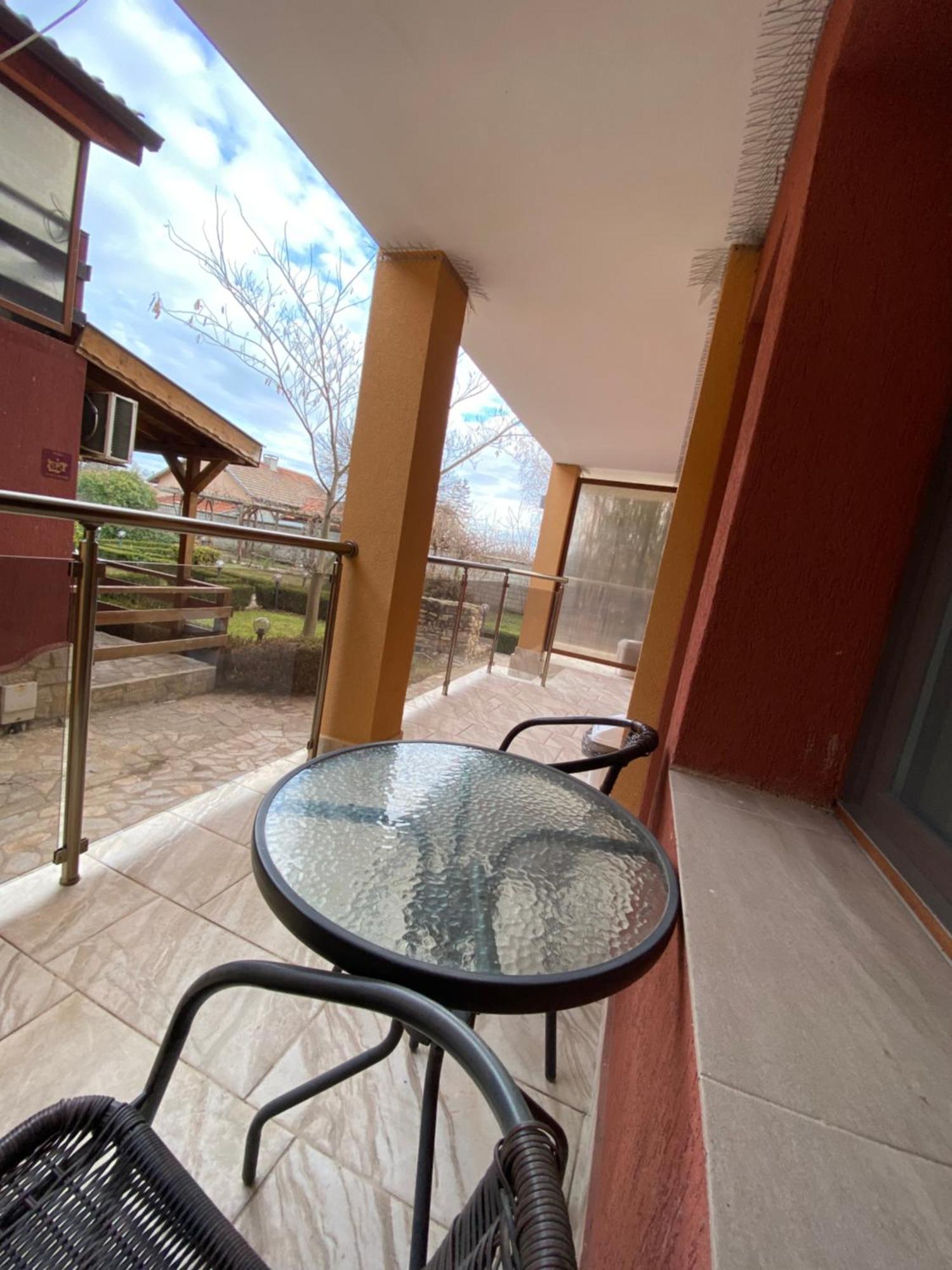 Guest Rooms Wild Duck Ezerets Εξωτερικό φωτογραφία