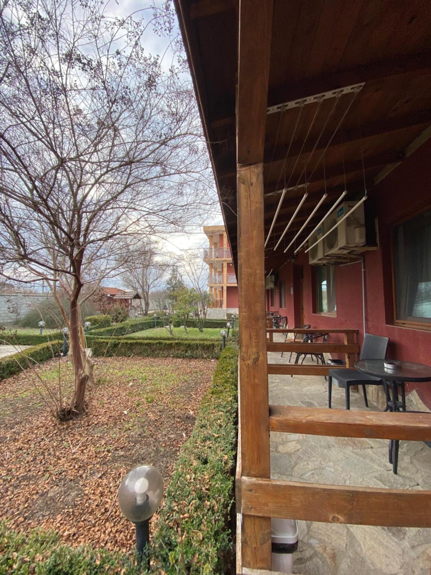 Guest Rooms Wild Duck Ezerets Εξωτερικό φωτογραφία