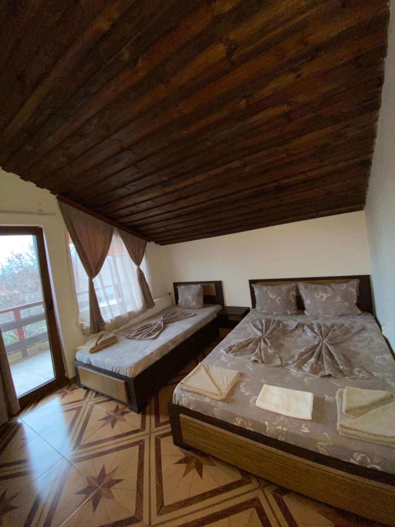 Guest Rooms Wild Duck Ezerets Εξωτερικό φωτογραφία