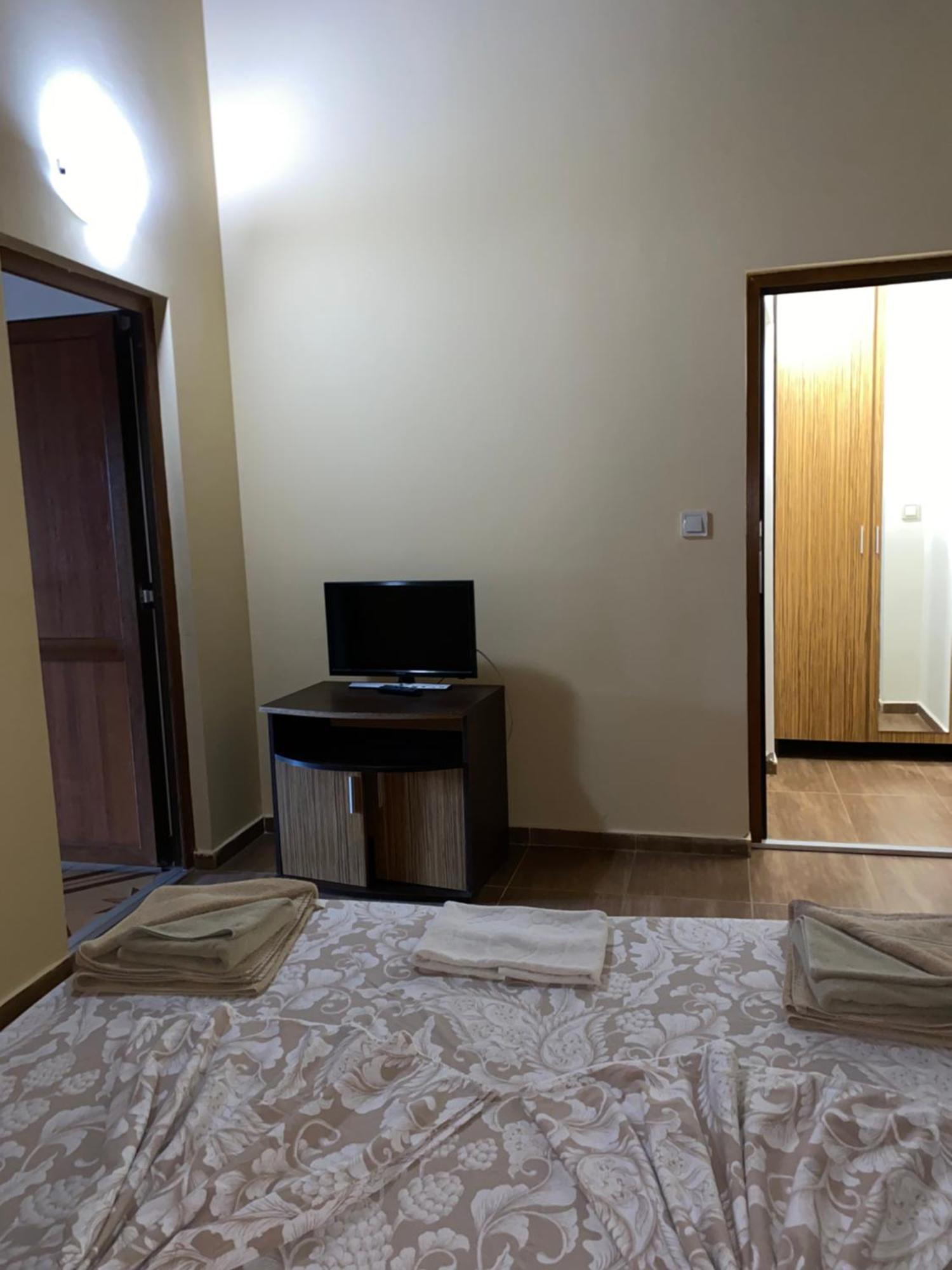 Guest Rooms Wild Duck Ezerets Εξωτερικό φωτογραφία