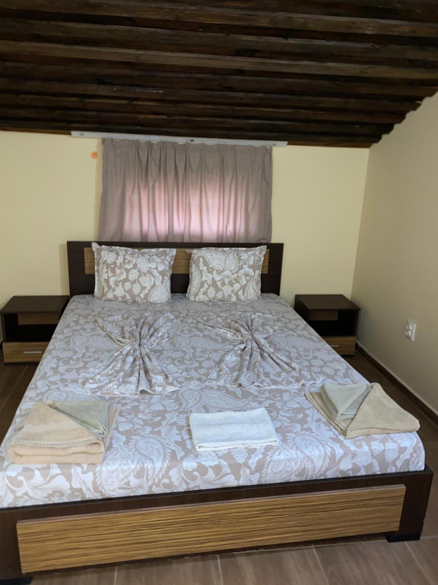 Guest Rooms Wild Duck Ezerets Εξωτερικό φωτογραφία